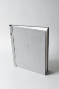 hug a book_krikšto knyga