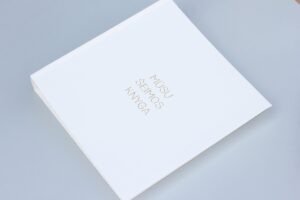 Šeimos knyga Hug a book