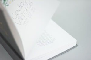 hug a book palinkėjimų kortelės