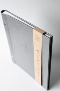 hugabook_kudikio knyga_pilka