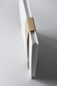 Pirmuju metų albumas_hug a book