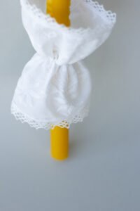 siuvinėtos medvilnės krikšto žvakė