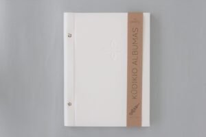 Kudikio albumas kosmotautas baltai balta