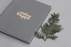polaroid wedding guest book/ hug a book
