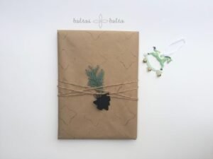 hugabook baltaibalta gift wrap dovanu pakavimas